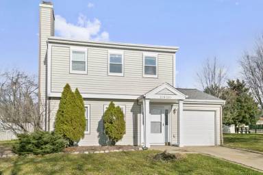 Main picture of 30W200 Cynthia Ct
