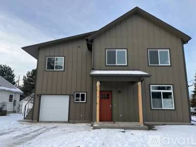 Main picture of 909 Poplar St