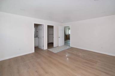 Main picture of 2400 Del Mar Ave