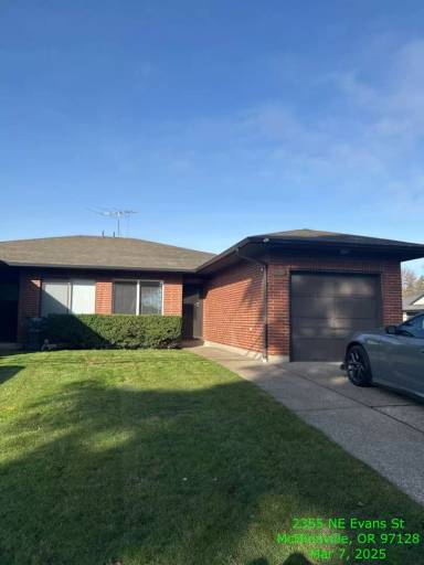 Main picture of 2345 NE Evans St