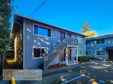 Main picture of 3309 SE 13th Ave