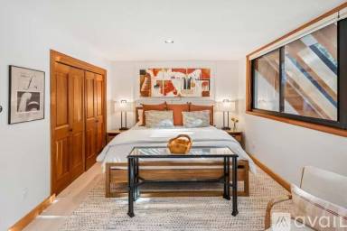 Main picture of 326 W Hopkins Ave