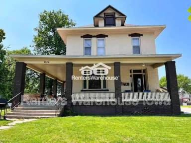 Main picture of 1326 E 9th St