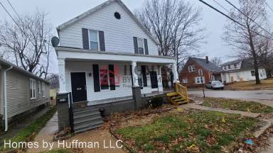 Main picture of 301 S Willow Rd