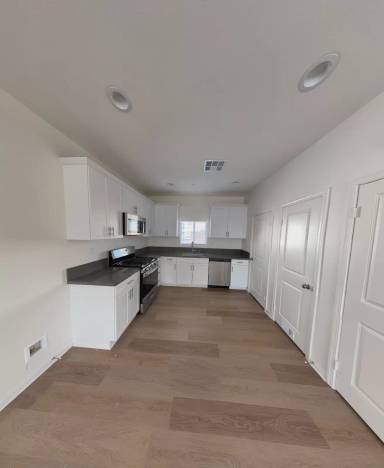 Main picture of 114 N Lassen Ave