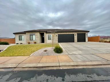Main picture of 306 W Red Vista Dr
