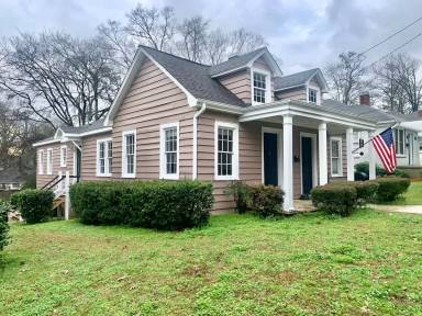 Main picture of 405 N Madison St