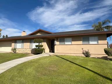 Main picture of 2016 Courtleigh Dr