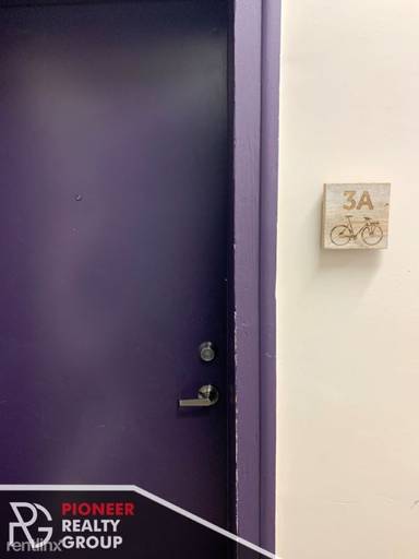 Main picture of 1627 N Humboldt Blvd