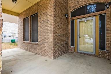 Main picture of 3203 Cricklewood Dr