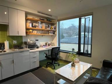 Main picture of 320 E State St