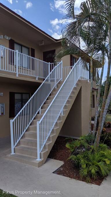 Main picture of 4220 Gulfstream Dr