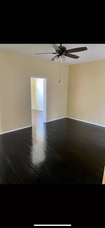 Main picture of 5350 Metropolitan Ave