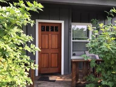 Main picture of 2828 NE Rainier Dr