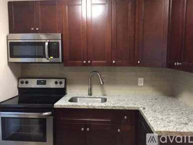 Main picture of 2255 NE 51st St