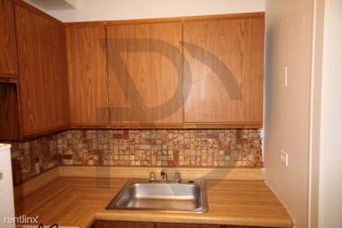 Main picture of 739 W Belmont Ave