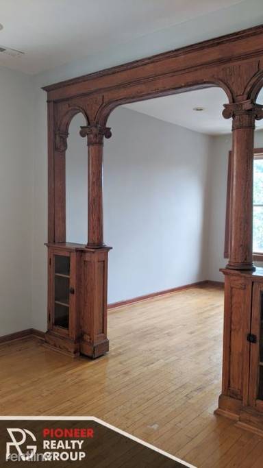 Main picture of 1410 N Maplewood Ave