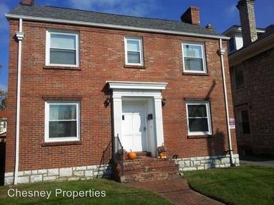 Main picture of 253 E Maxwell St