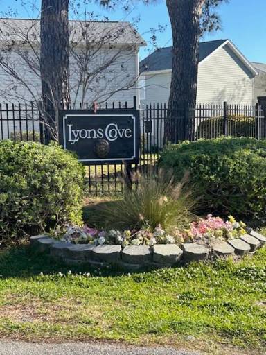 Main picture of 303 Lyons Cove Dr