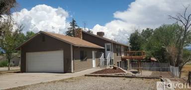 Main picture of 2305 Pelota Pl