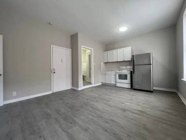 Main picture of 3945 W 26th St