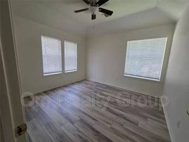 Main picture of 214 Huggins Fry