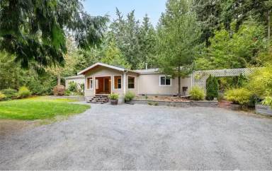 Main picture of 159 E Crescent Harbor Rd