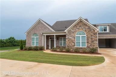 Main picture of 688 Villas Way