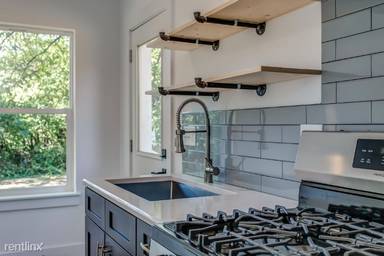 Main picture of 1212 Avondale Cir