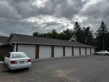 Main picture of 914 6th Ave NE