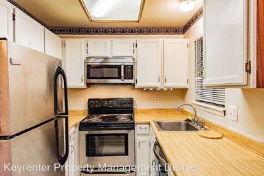 Main picture of 962 S Dearborn Way