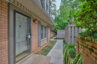 Main picture of Versailles Townhomes Association