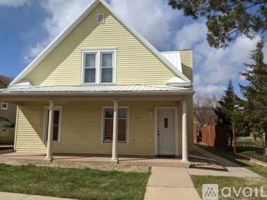 Main picture of 208 W 2nd Ave