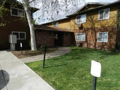 Main picture of 390 N 1st St