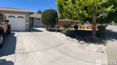 Main picture of 48333 Hackberry St