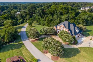 Main picture of 6028 Crescent Knoll Dr