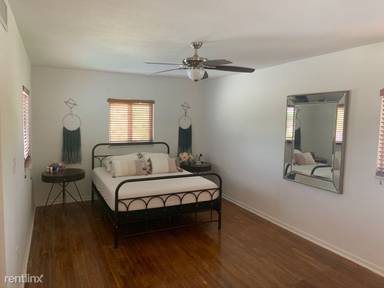 Main picture of 11480 SW 55th St