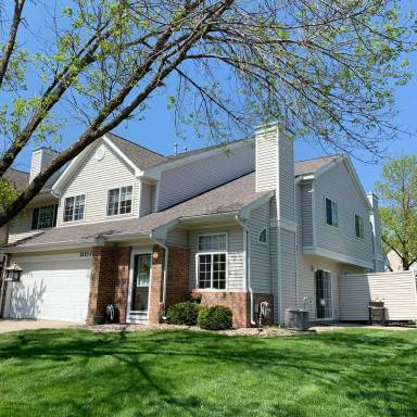 Main picture of 2235 Grand Ave