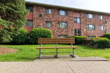 Main picture of Edgewood Court
