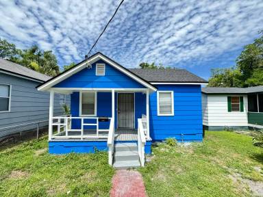 Main picture of 834 N Washington St
