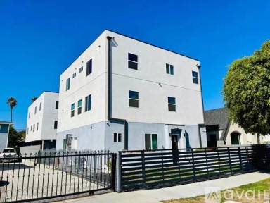 Main picture of 1679 E 33rd St & 3217 Long Beach Ave Apartments