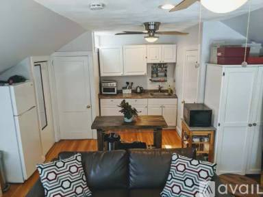 Main picture of 340 Broadway
