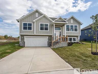 Main picture of 3550 SE Corbin Dr