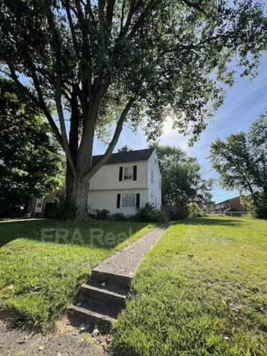 Main picture of 88 N Waverly St