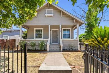Main picture of 400 E Ellis St