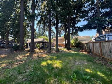 Main picture of 127 NE 202nd Ave