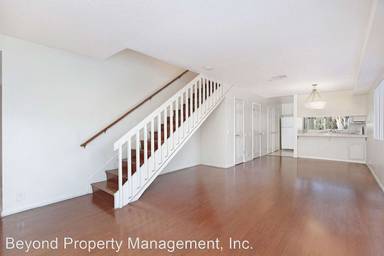 Main picture of 390 E Madison Ave