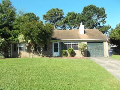 Main picture of 512 Cardinal Rd