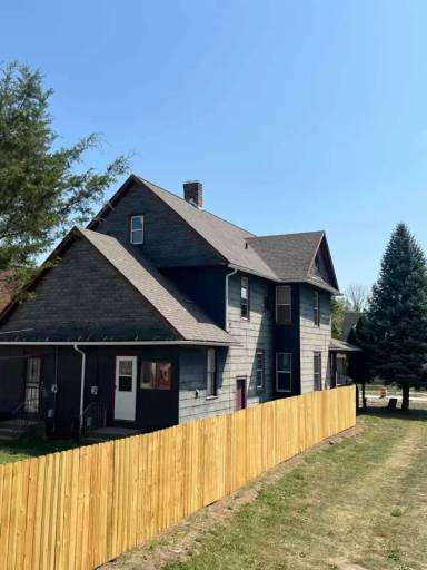 Main picture of 1818 Broadway St