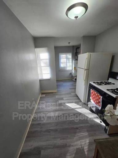 Main picture of 2813 Fremont St